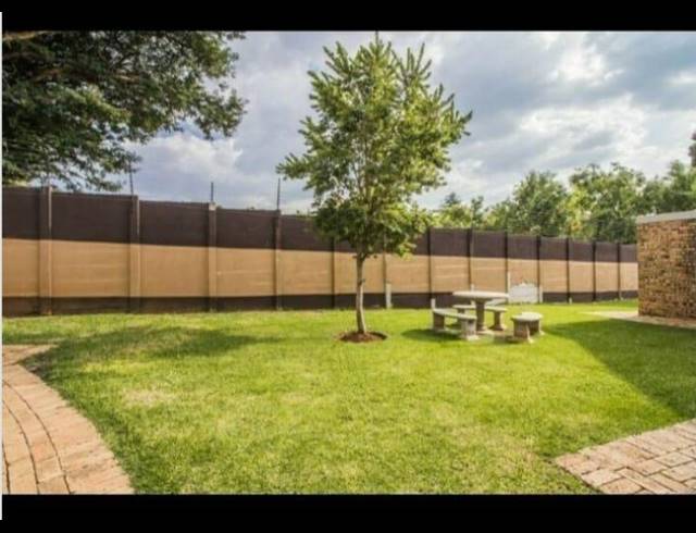 2 BEDROOM APARTMENT FOR SALE IN STRUBENSVALLEI